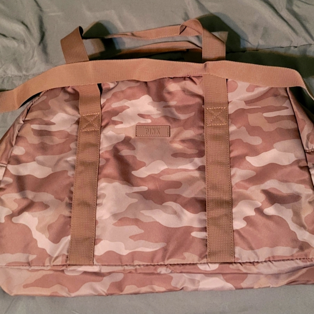 NWOT VS Pink Duffle Bag